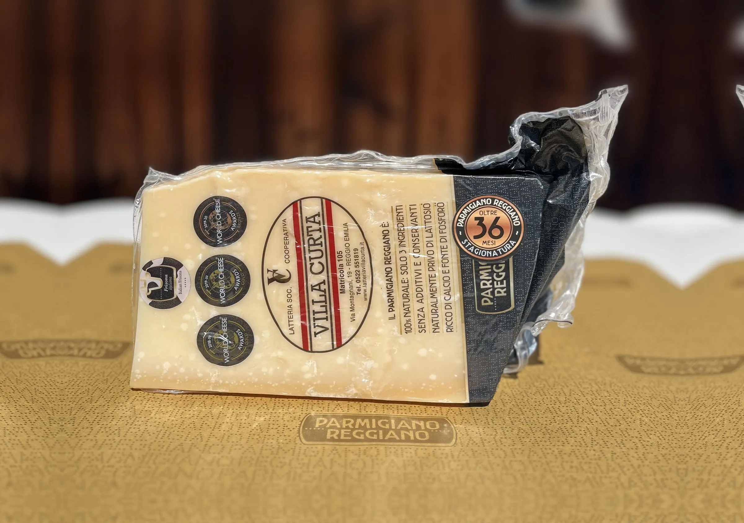 Parmigiano Reggiano DOP 36 Monate gereift, 500 g Stück von Casa Ibatici